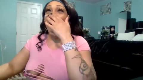 Queen Baddie online show from 02/13/25, 05:58