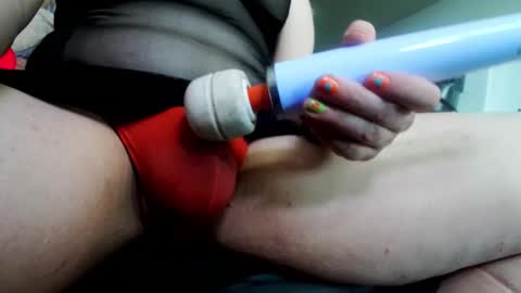 Snapshot of mscuntyluxxe chatting on 11/21/25, 06:06 Cunty Luxxe online show from 11/21/25, 06:06