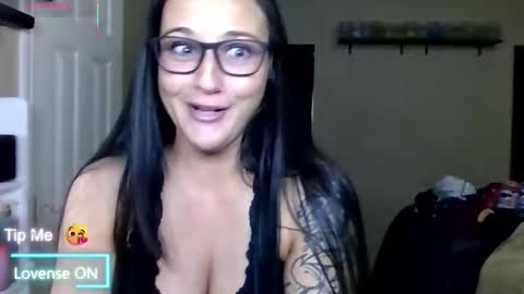 Snapshot of mskinkypunishur chatting on 11/06/25, 01:45 mskinkypunishur online show from 11/06/25, 01:45