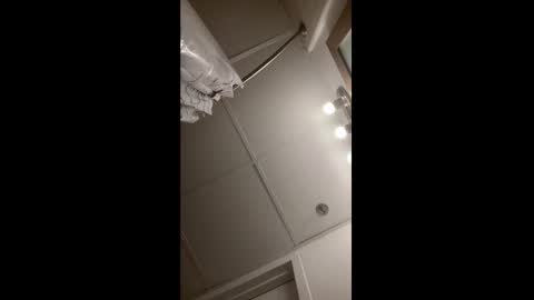 Snapshot of mskitty000 chatting on 11/07/25, 08:09 mskitty000 online show from 11/07/25, 08:09