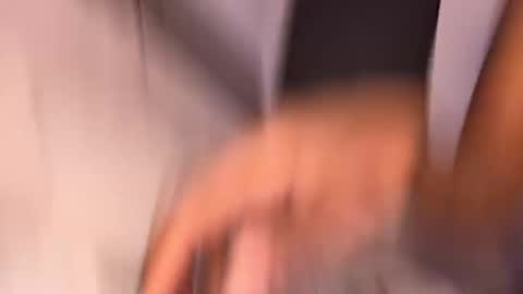 Snapshot of mskitty000 chatting on 12/05/25, 04:25 mskitty000 online show from 12/05/25, 04:25