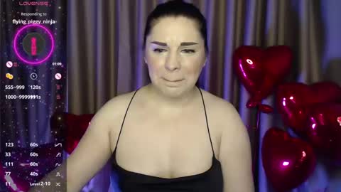 Snapshot of msluckystar chatting on 02/14/25, 09:10 MsLuckyStar online show from 02/14/25, 09:10