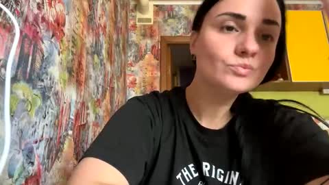 Snapshot of msmilana chatting on 10/25/25, 09:06 msmilana online show from 10/25/25, 09:06