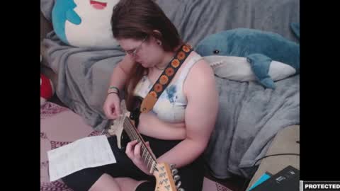 Snapshot of mspluralit chatting on 03/25/26, 05:08 MspluraliT online show from 03/25/26, 05:08