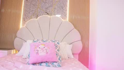 Manuela  online show from 11/07/25, 03:06