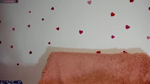 Snapshot of msschloee chatting on 03/27/26, 01:33 Chloe new account online show from 03/27/26, 01:33