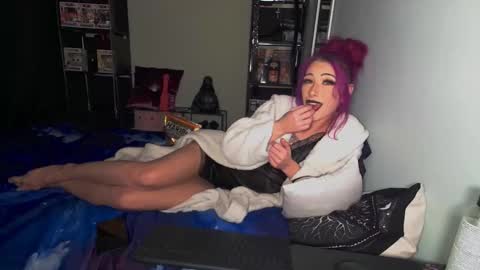 Snapshot of msvioletx chatting on 02/28/26, 08:21 MsVioletx online show from 02/28/26, 08:21