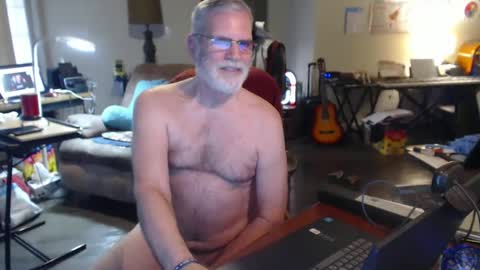 Snapshot of mt2much chatting on 02/06/25, 11:04 mt2much online show from 02/06/25, 11:04