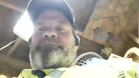 Snapshot of muddflapz chatting on 10/29/25, 12:24 muddflapz online show from 10/29/25, 12:24