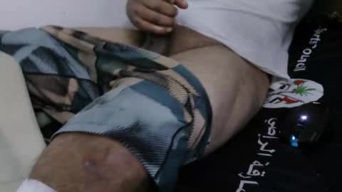 Snapshot of muhra chatting on 11/19/25, 09:26 ATHAR - online show from 11/19/25, 09:26