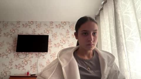 Tia online show from 04/15/26, 06:20