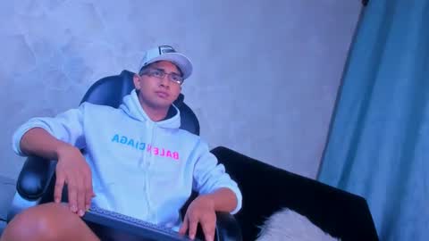 Snapshot of muichiro_tokito1 chatting on 12/23/24, 05:17 muichiro tokito1 online show from 12/23/24, 05:17