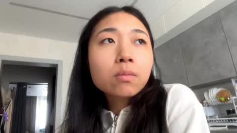 Mia online show from 03/06/26, 03:36