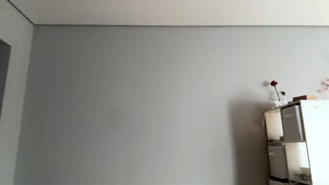 Mia online show from 04/15/26, 10:10