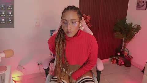 Snapshot of mulata_ch chatting on 06/24/26, 01:04 HEY GUYS IF YOU LIKE SEXY SHOW YOU ARE IN THE CORRECT PLACE CU WENESDAY PVT OPEN TRANSMISSION TIME 5 PM - 10 PM COLOMBIA online show from 06/24/26, 01:04