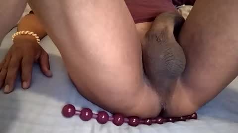 Laly online show from 11/21/25, 09:19