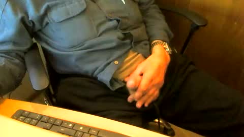 Snapshot of muller520 chatting on 04/25/26, 04:04 muller520 online show from 04/25/26, 04:04