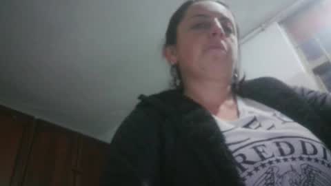 Snapshot of mumtaz85 chatting on 01/19/26, 01:42 mumtaz85 online show from 01/19/26, 01:42