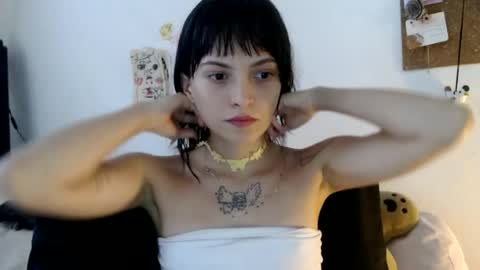 Snapshot of munchi_ chatting on 06/18/26, 07:07 online show from 06/18/26, 07:07
