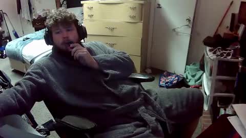 munchieee online show from 12/18/24, 02:49