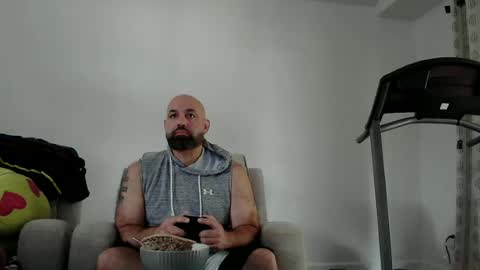 Snapshot of munchies420 chatting on 06/23/26, 04:27 Bearded online show from 06/23/26, 04:27