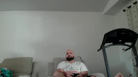 Snapshot of munchies420 chatting on 07/08/26, 01:15 Bearded online show from 07/08/26, 01:15