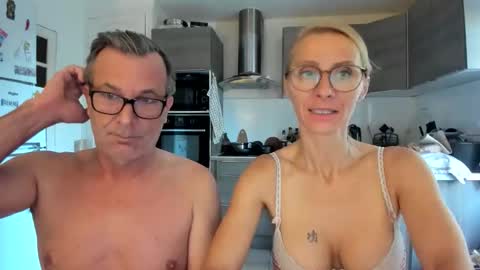 Snapshot of munishpunish chatting on 10/17/25, 07:00 LOVELY JULIA Peter DAY online show from 10/17/25, 07:00