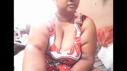 Snapshot of munniegalz1 chatting on 01/19/25, 02:17 your angel online show from 01/19/25, 02:17