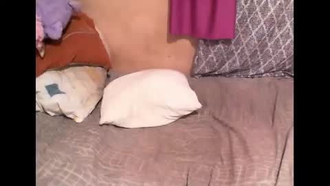 Snapshot of munniegalz1 chatting on 02/11/25, 06:01 your angel online show from 02/11/25, 06:01