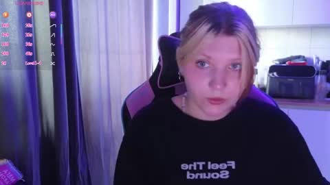 Snapshot of mura_muur chatting on 06/26/26, 11:14 Milana online show from 06/26/26, 11:14
