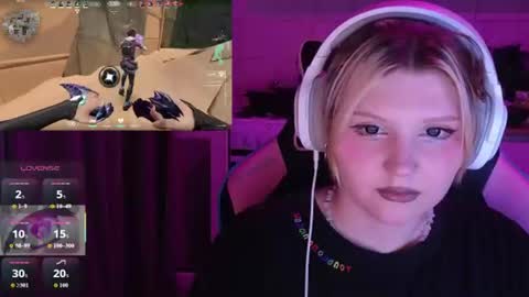 Snapshot of mura_muur chatting on 07/12/26, 04:31 Milana online show from 07/12/26, 04:31