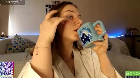 Snapshot of murrrworren chatting on 02/22/25, 11:46 Mira online show from 02/22/25, 11:46