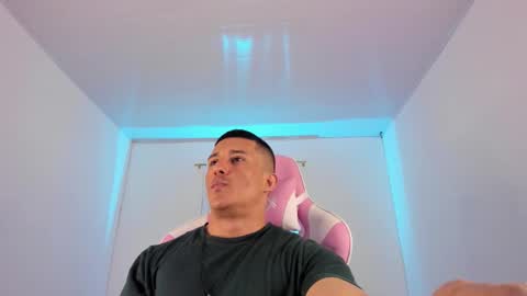 Muscle Man online show from 12/19/25, 10:28