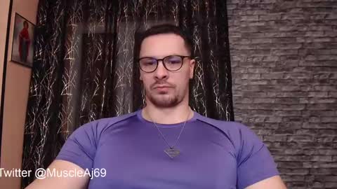 Snapshot of muscleaj69 chatting on 01/26/25, 05:23 AJ online show from 01/26/25, 05:23