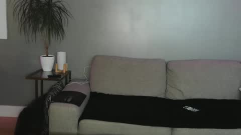 Snapshot of musclebigdd chatting on 10/25/25, 04:42 musclebigdd online show from 10/25/25, 04:42