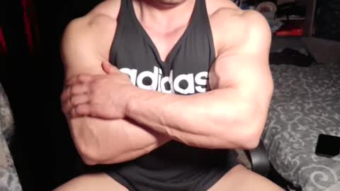 Snapshot of musclebredon chatting on 04/19/26, 07:05 BRENDON online show from 04/19/26, 07:05