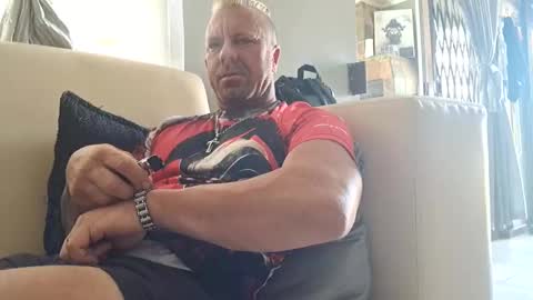 muscledaddy69s online show from 12/02/25, 11:04