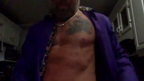 Snapshot of muscledick40 chatting on 12/23/24, 05:17 muscledick40 online show from 12/23/24, 05:17
