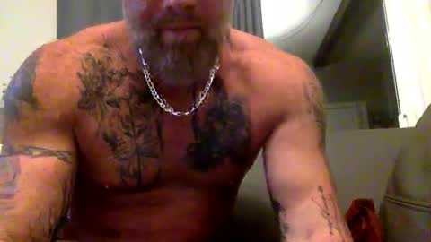 Snapshot of muscledick40 chatting on 02/13/25, 04:32 muscledick40 online show from 02/13/25, 04:32