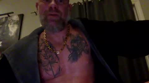 Snapshot of muscledick40 chatting on 02/23/25, 03:13 muscledick40 online show from 02/23/25, 03:13