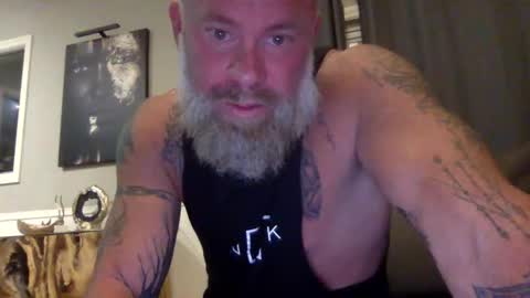 Snapshot of muscledick40 chatting on 09/16/25, 03:07 muscledick40 online show from 09/16/25, 03:07