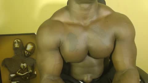 musclegod23 online show from 03/11/25, 01:16