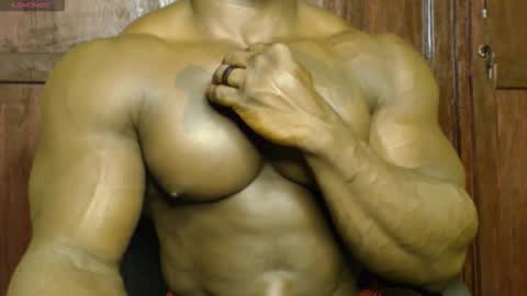 musclegod23 online show from 09/10/25, 11:49