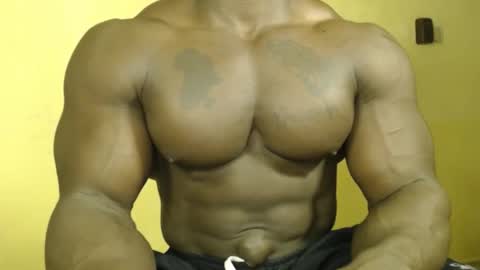 musclegod23 online show from 10/17/25, 01:20