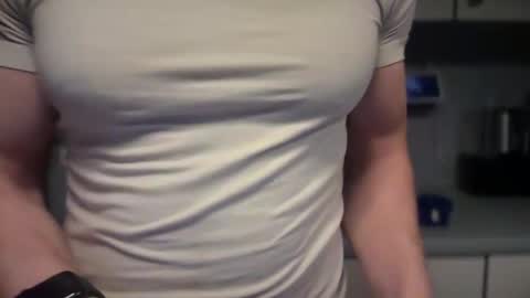 Snapshot of musclehair3 chatting on 02/20/25, 08:14 musclehair3 online show from 02/20/25, 08:14