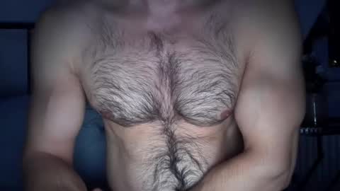 Snapshot of musclehair3 chatting on 09/19/25, 10:10 musclehair3 online show from 09/19/25, 10:10