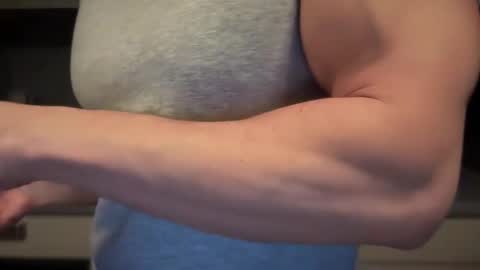 Snapshot of musclehair3 chatting on 10/30/25, 05:57 musclehair3 online show from 10/30/25, 05:57