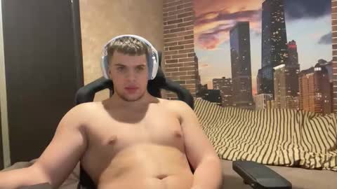 Snapshot of musclephantom chatting on 12/21/25, 09:44 Egor online show from 12/21/25, 09:44