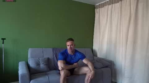 Snapshot of muscularfriend chatting on 06/21/26, 01:41 Ivan online show from 06/21/26, 01:41