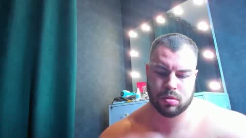 Snapshot of muscularjohnforu chatting on 02/10/25, 06:56 click icon for peach  online show from 02/10/25, 06:56